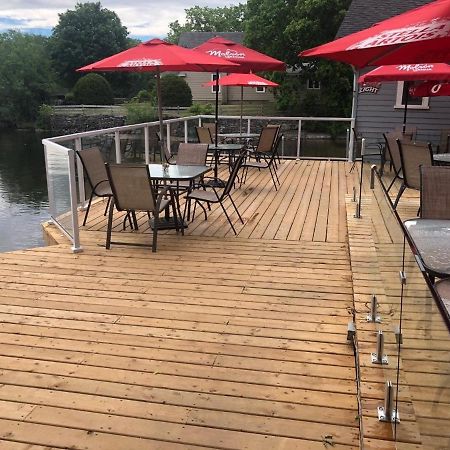 The Bobcaygeon Inn Esterno foto