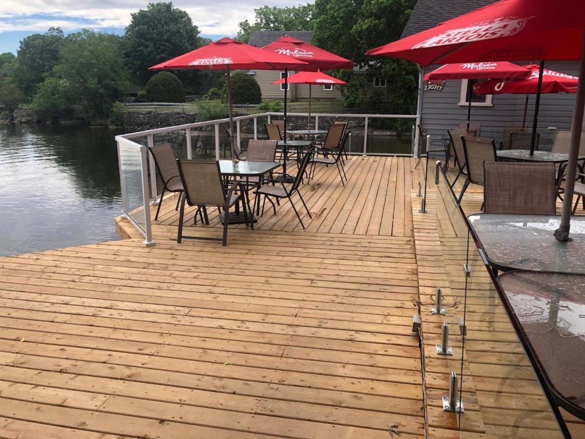 The Bobcaygeon Inn Esterno foto