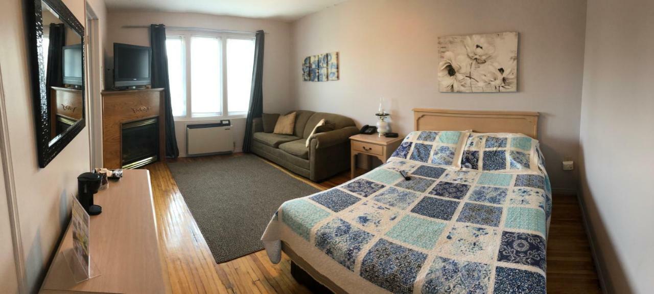 The Bobcaygeon Inn Esterno foto